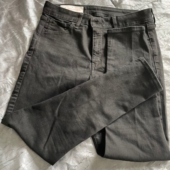GAP High Rise Universal Jeggings Black Jeans  Size 32/14 rs  - Black Rinse NWOT - Picture 1 of 6